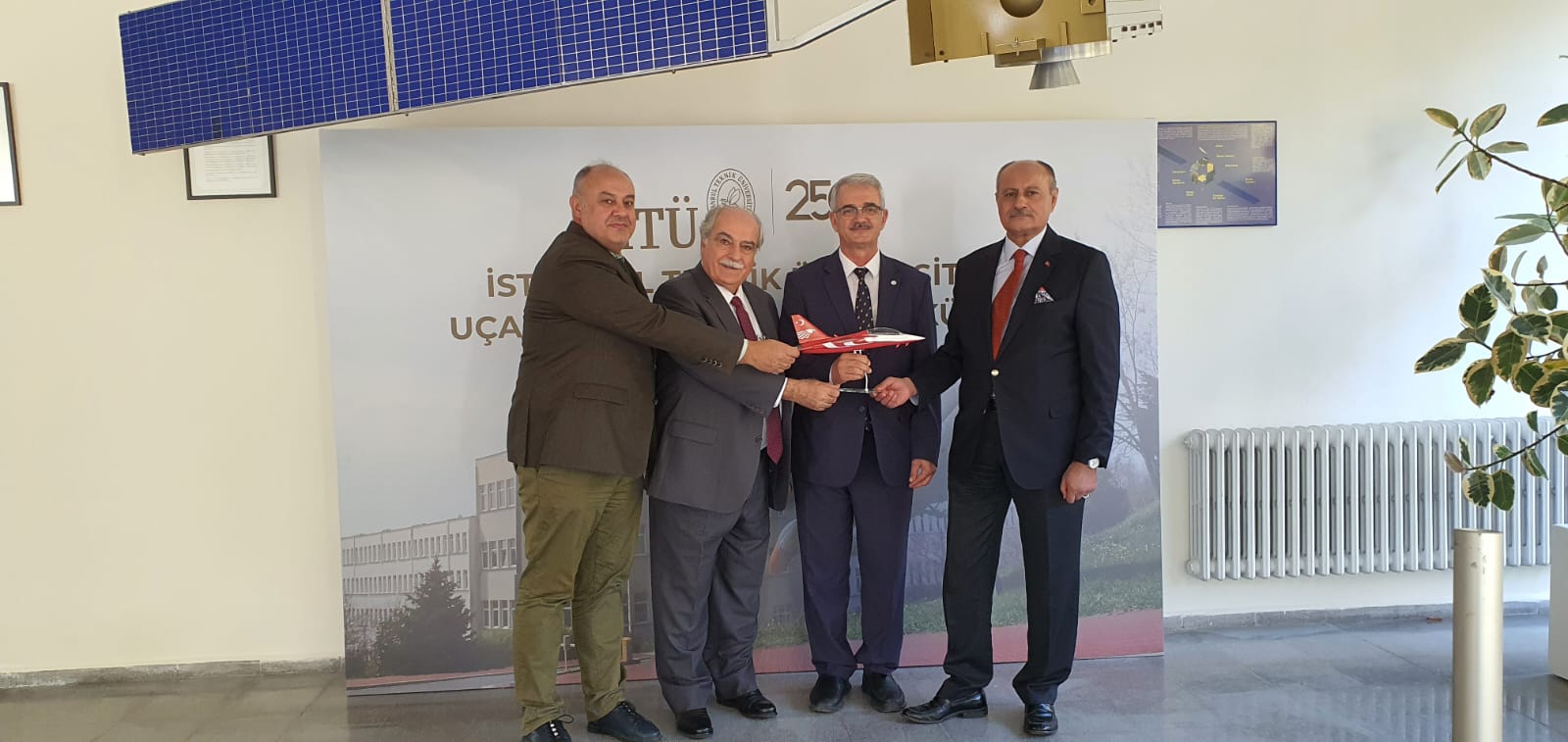 İTÜ UZAY VE UÇAK BİLİMLERİ FAKÜLTESİ'NE ZİYARET GERÇEKLEŞTİRİLDİ
